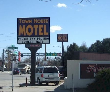 Town House Motor Inn Worland Bagian luar foto