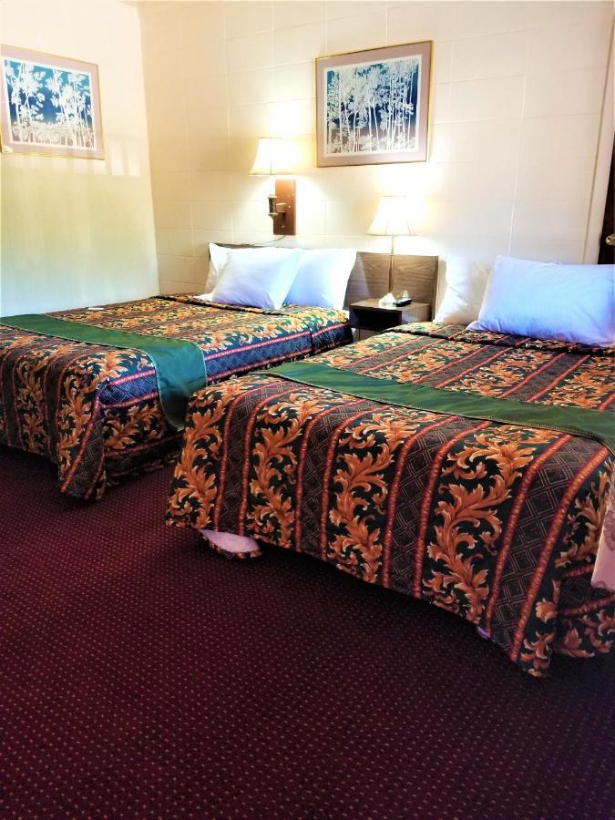 Town House Motor Inn Worland Bagian luar foto