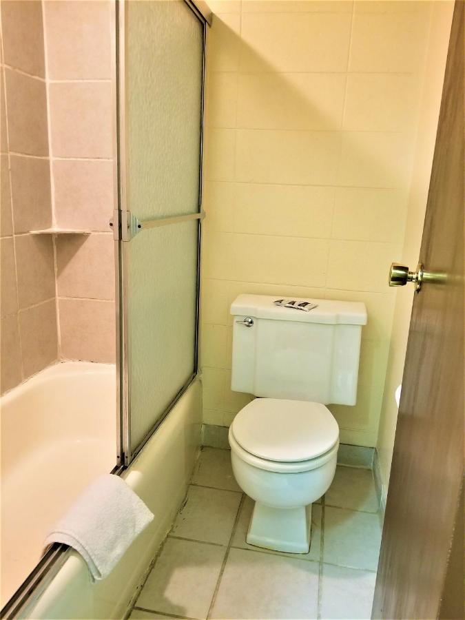 Town House Motor Inn Worland Bagian luar foto