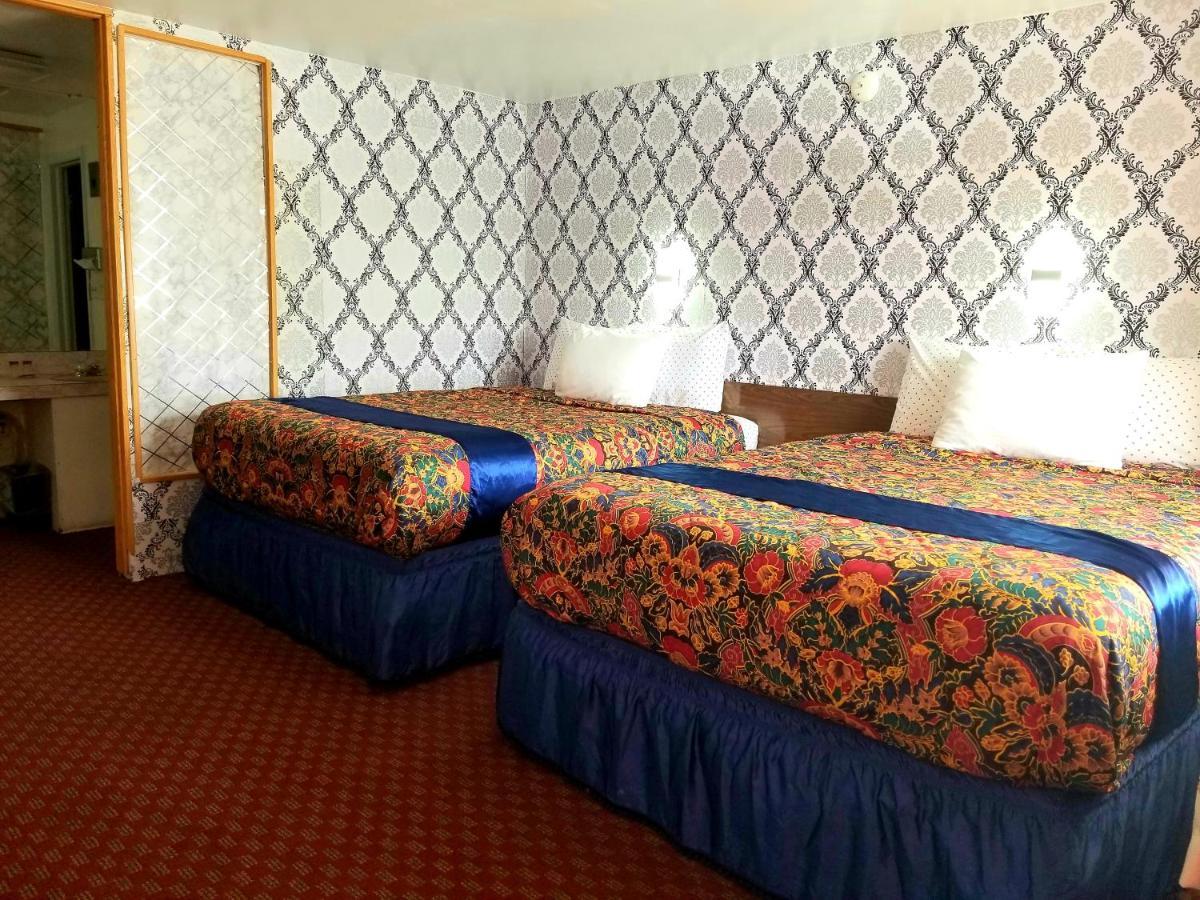 Town House Motor Inn Worland Bagian luar foto