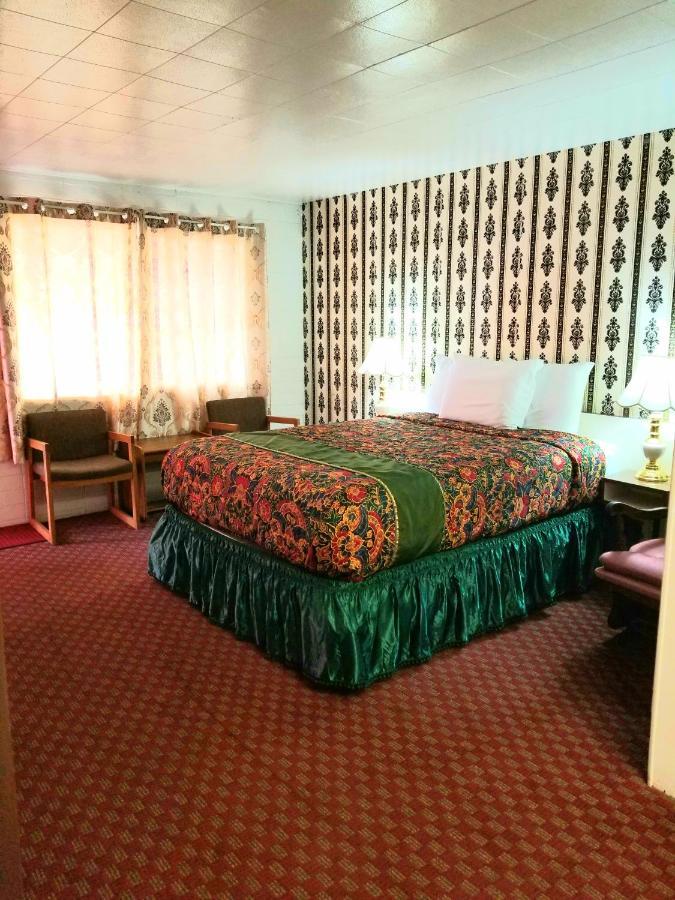 Town House Motor Inn Worland Bagian luar foto